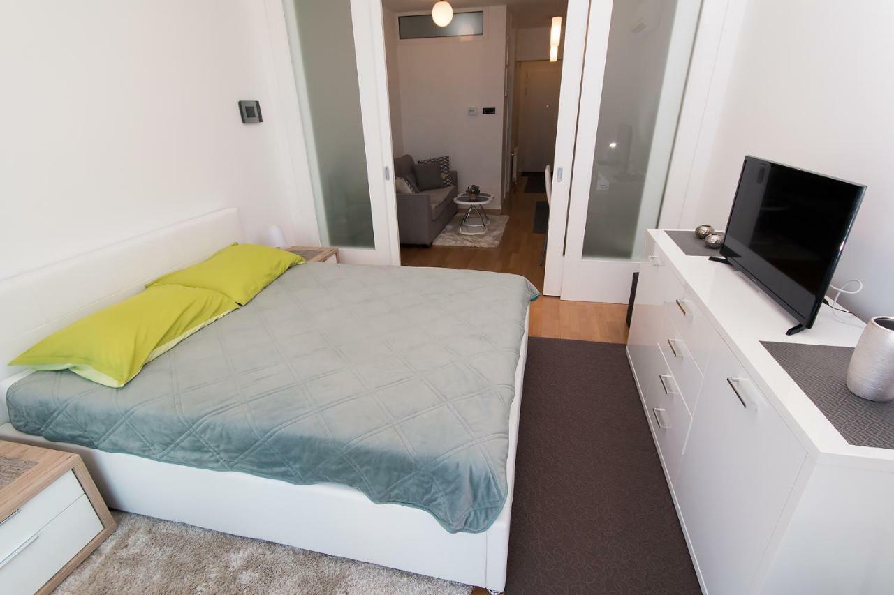 Studio Apartman Bella Appartamento Zagabria Esterno foto