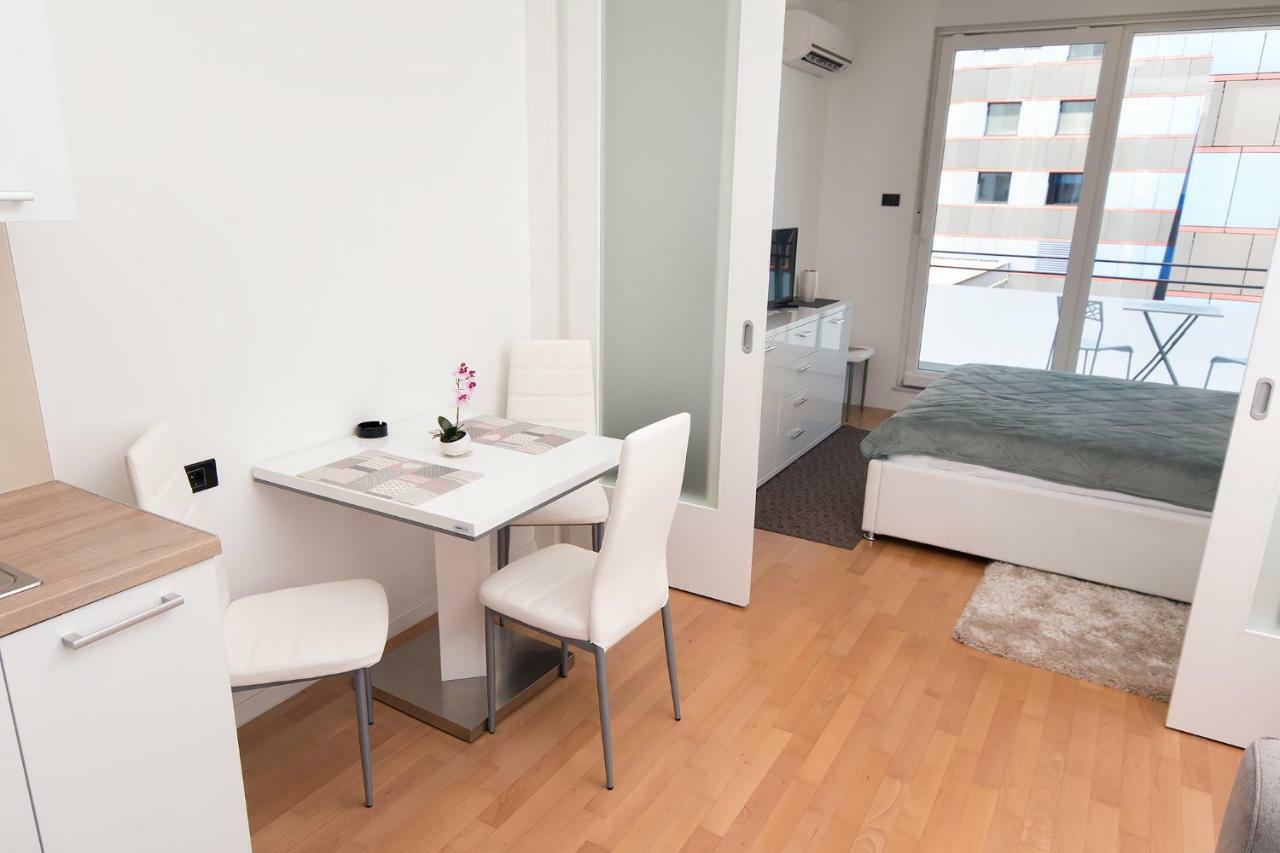 Studio Apartman Bella Appartamento Zagabria Esterno foto